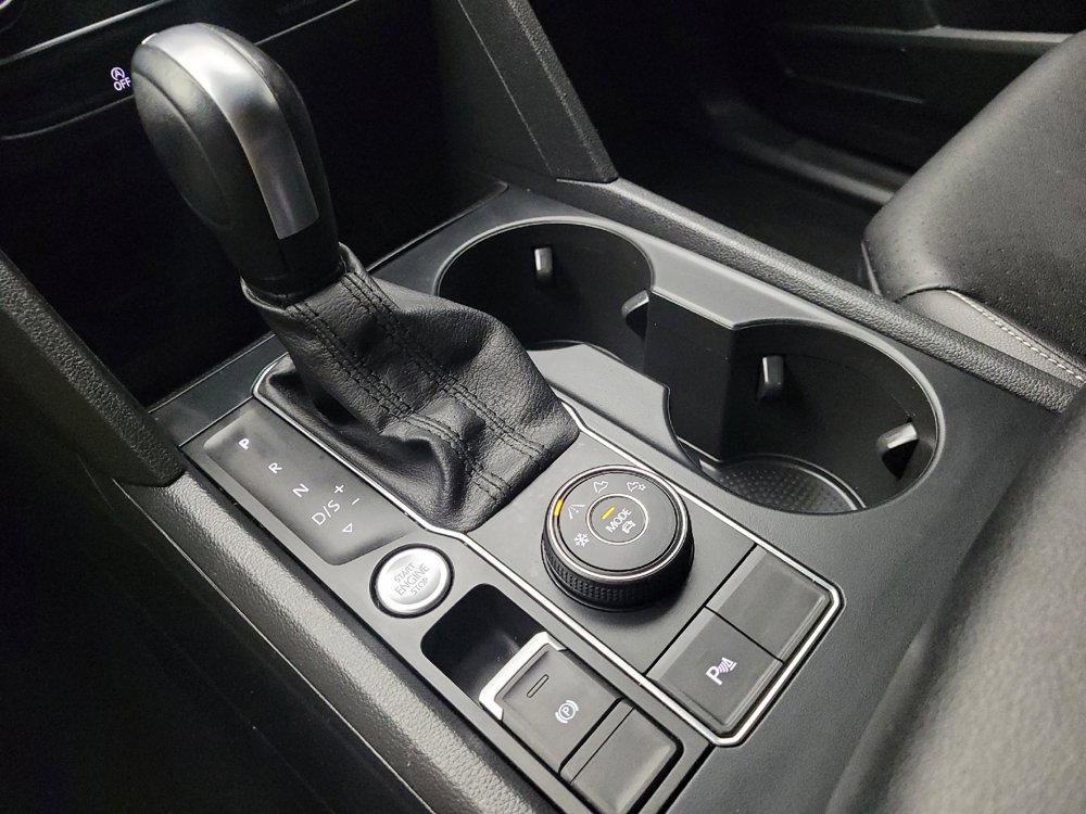 Used 2020 Volkswagen Atlas Cross Sport SE w/ Panoramic Sunroof Package image 26