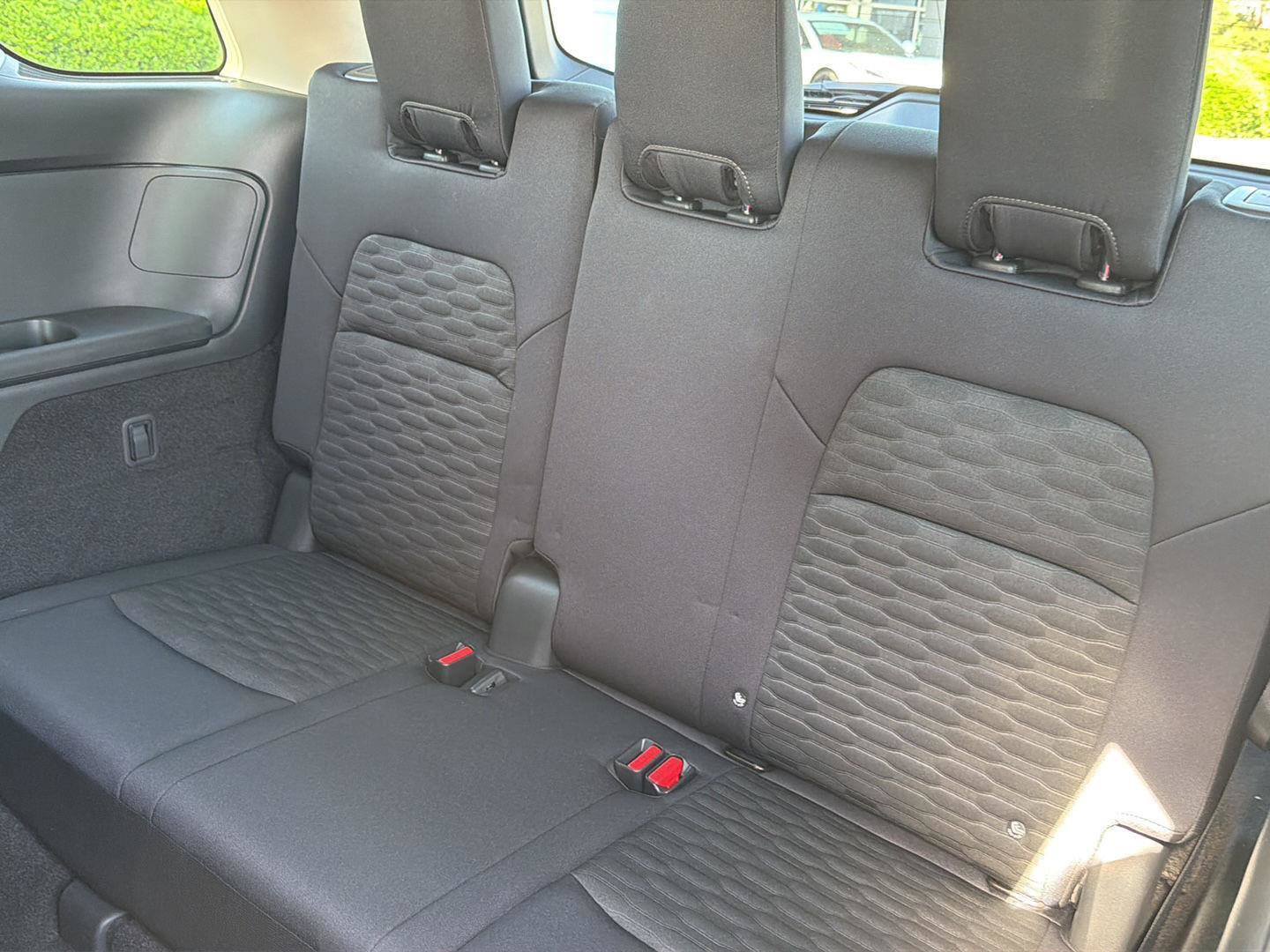 Used 2024 Nissan Pathfinder S FWD image 12