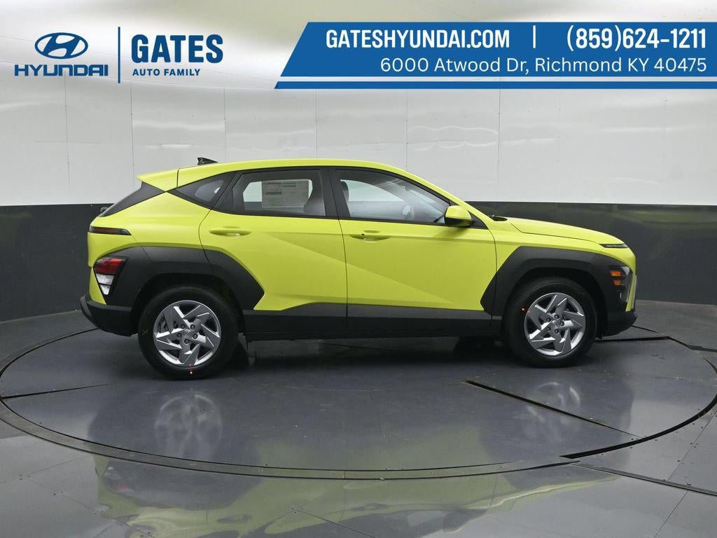 New 2027 Hyundai Kona SE FWD image 3