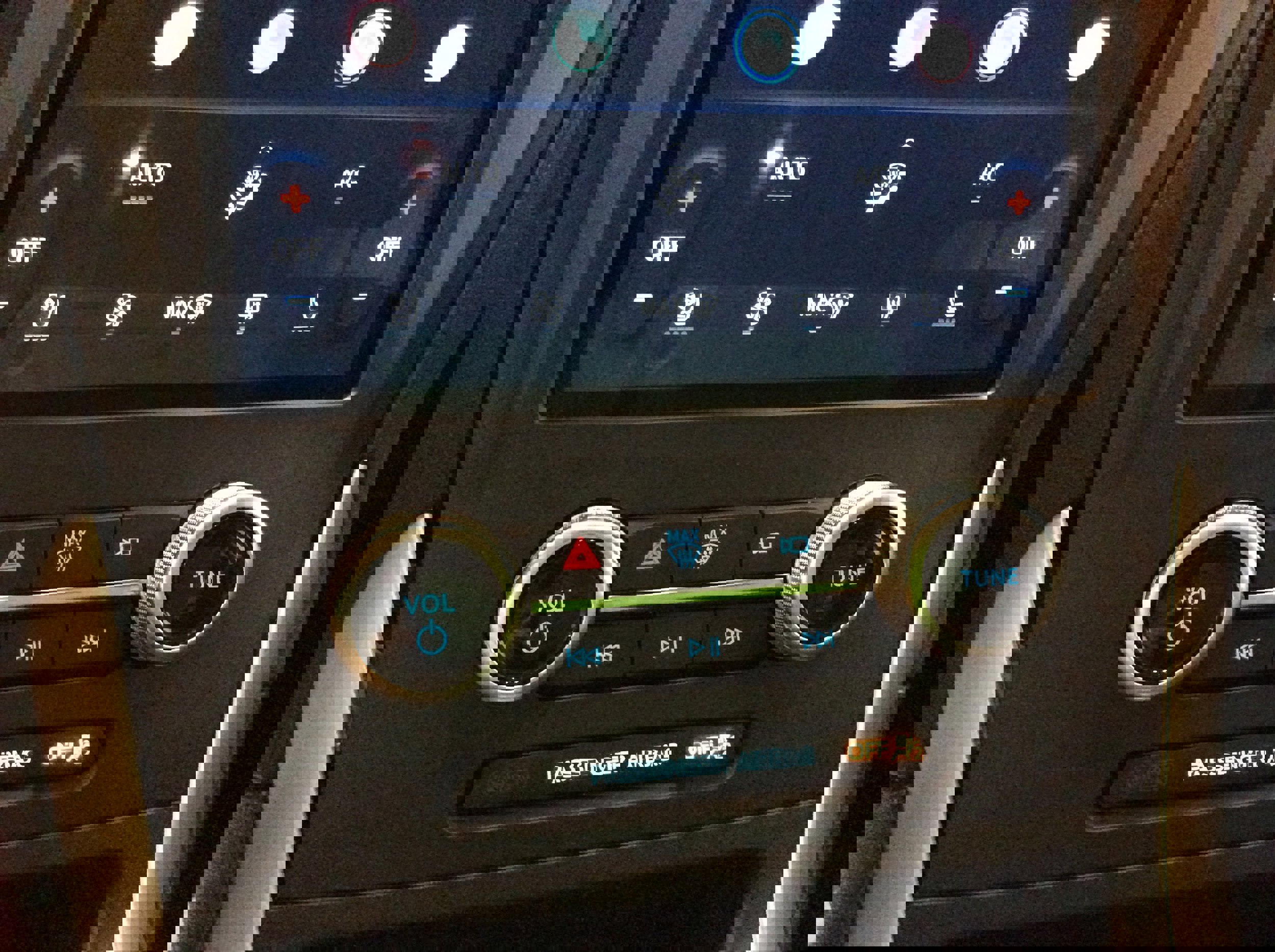 Used 2024 Ford Edge SEL w/ Convenience Package image 30