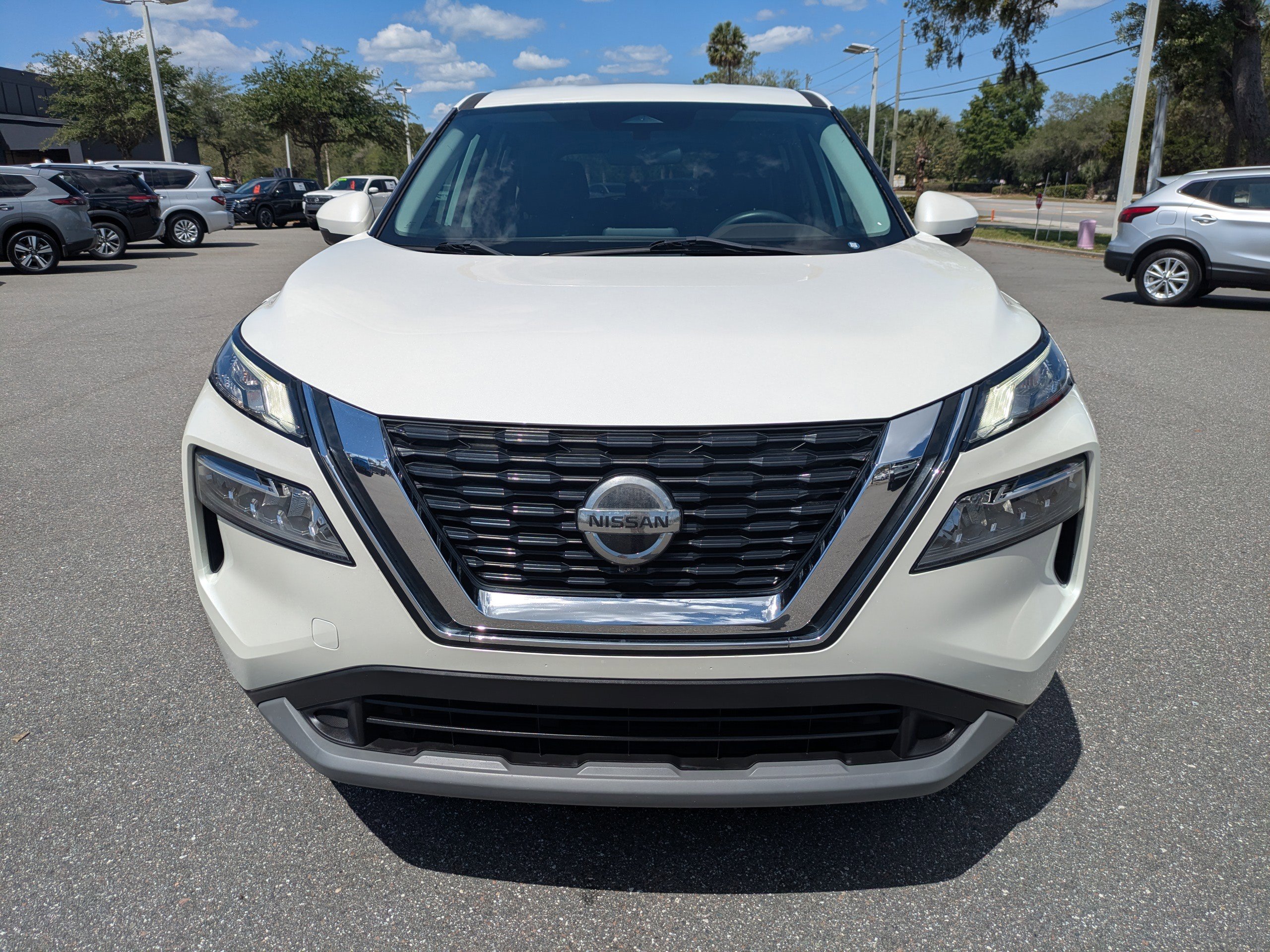 Used 2021 Nissan Rogue SV FWD image 9