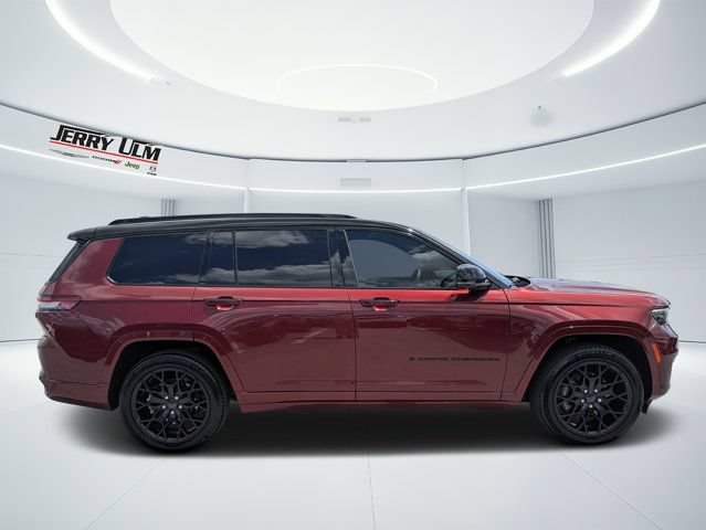 Used 2023 Jeep Grand Cherokee L Summit w/ Advanced Protech Group IV AWD/4WD image 2
