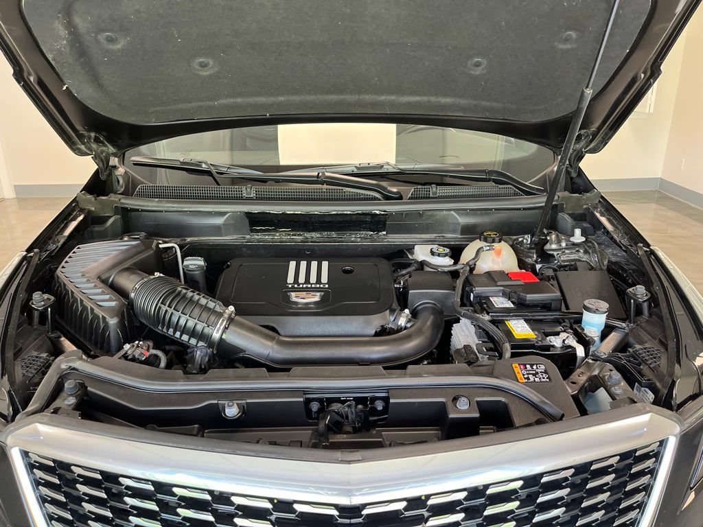 Certified 2024 Cadillac XT5 Premium Luxury w/ LPO, Floor Liner Package AWD/4WD image 24