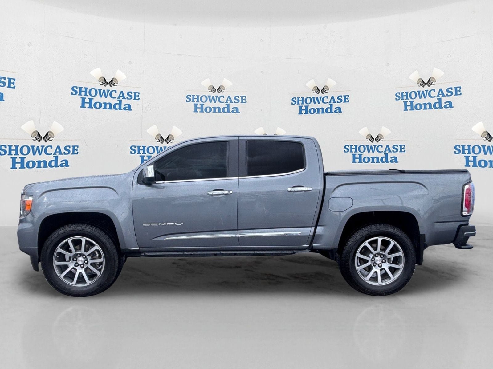 Used 2021 GMC Canyon Denali RWD image 4