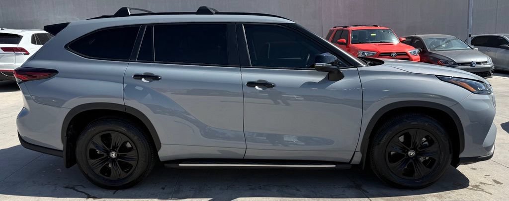 Used 2024 Toyota Highlander XLE FWD image 5