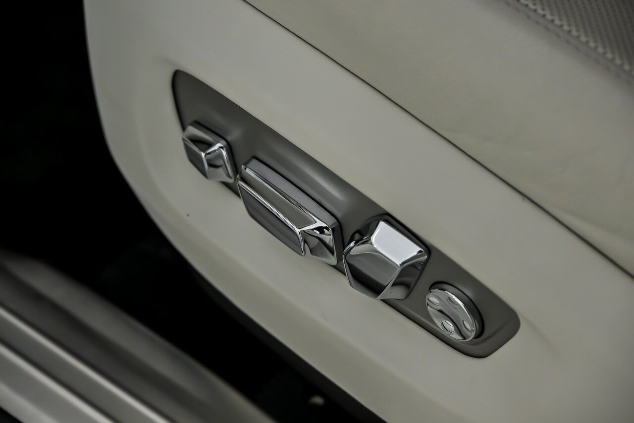 Used 2016 Rolls-Royce Ghost RWD image 26