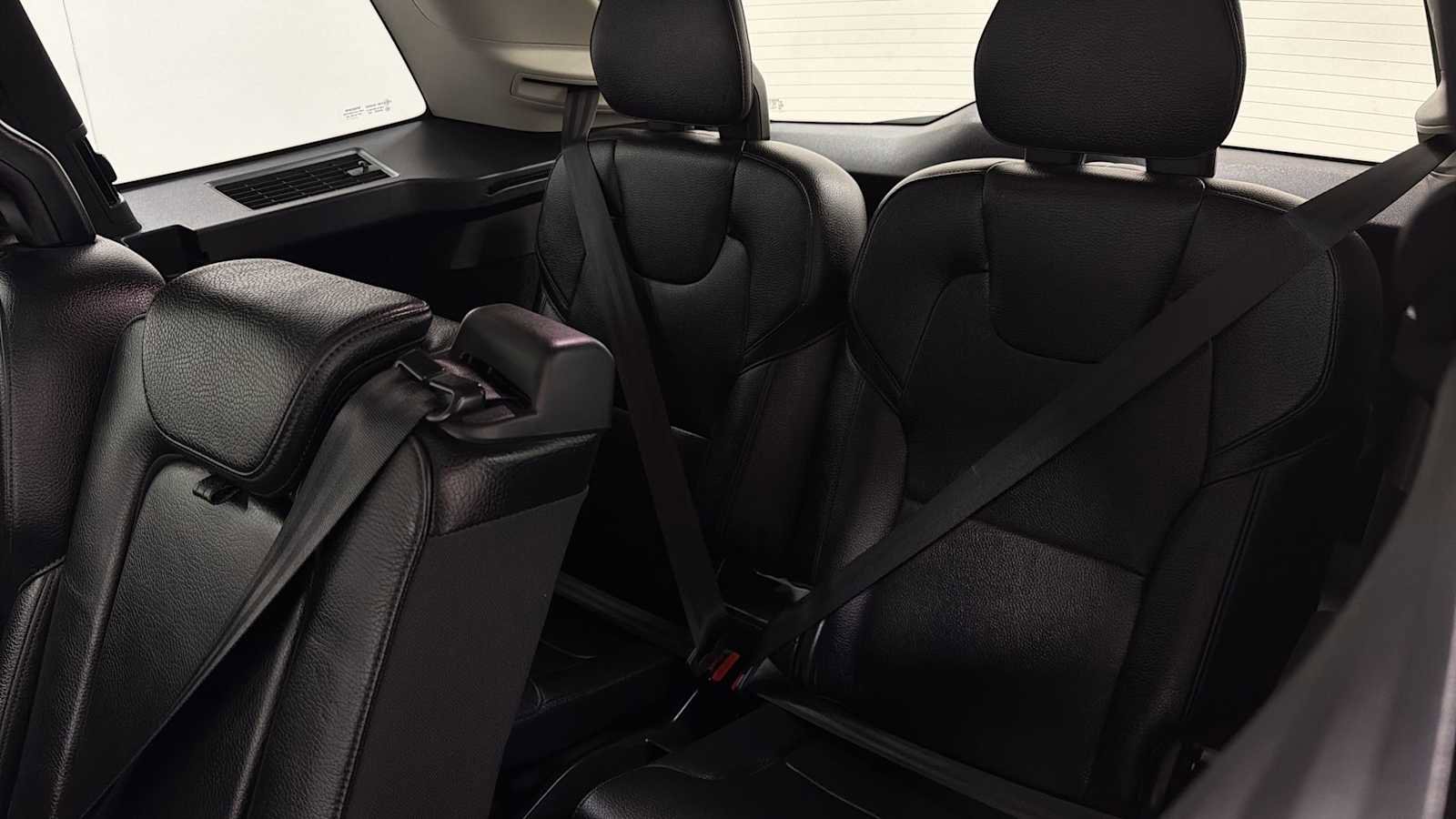 Used 2017 Volvo XC90 T6 Momentum w/ Vision Package image 26