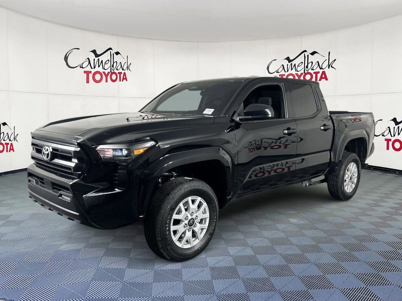 Used 2025 Toyota Tacoma SR image 2