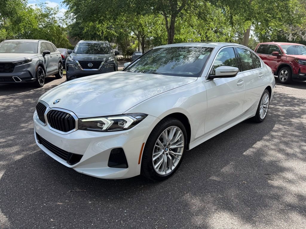 Used 2024 BMW 330i Sedan RWD image 3