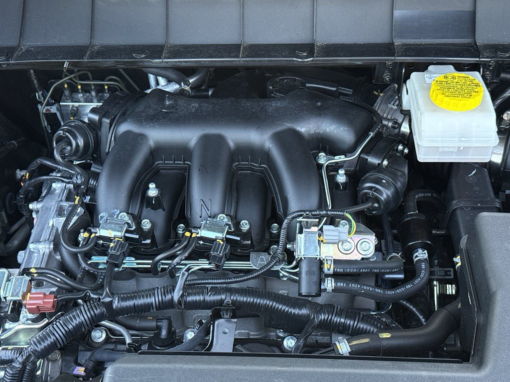 Used 2025 Nissan Pathfinder S FWD image 33