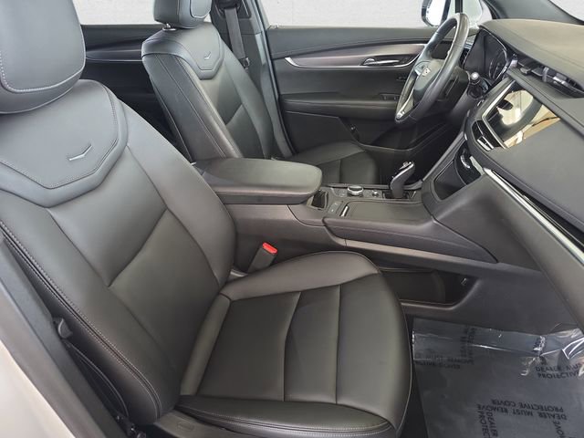 Certified 2022 Cadillac XT6 Luxury w/ LPO, Floor Liner Package AWD/4WD image 10