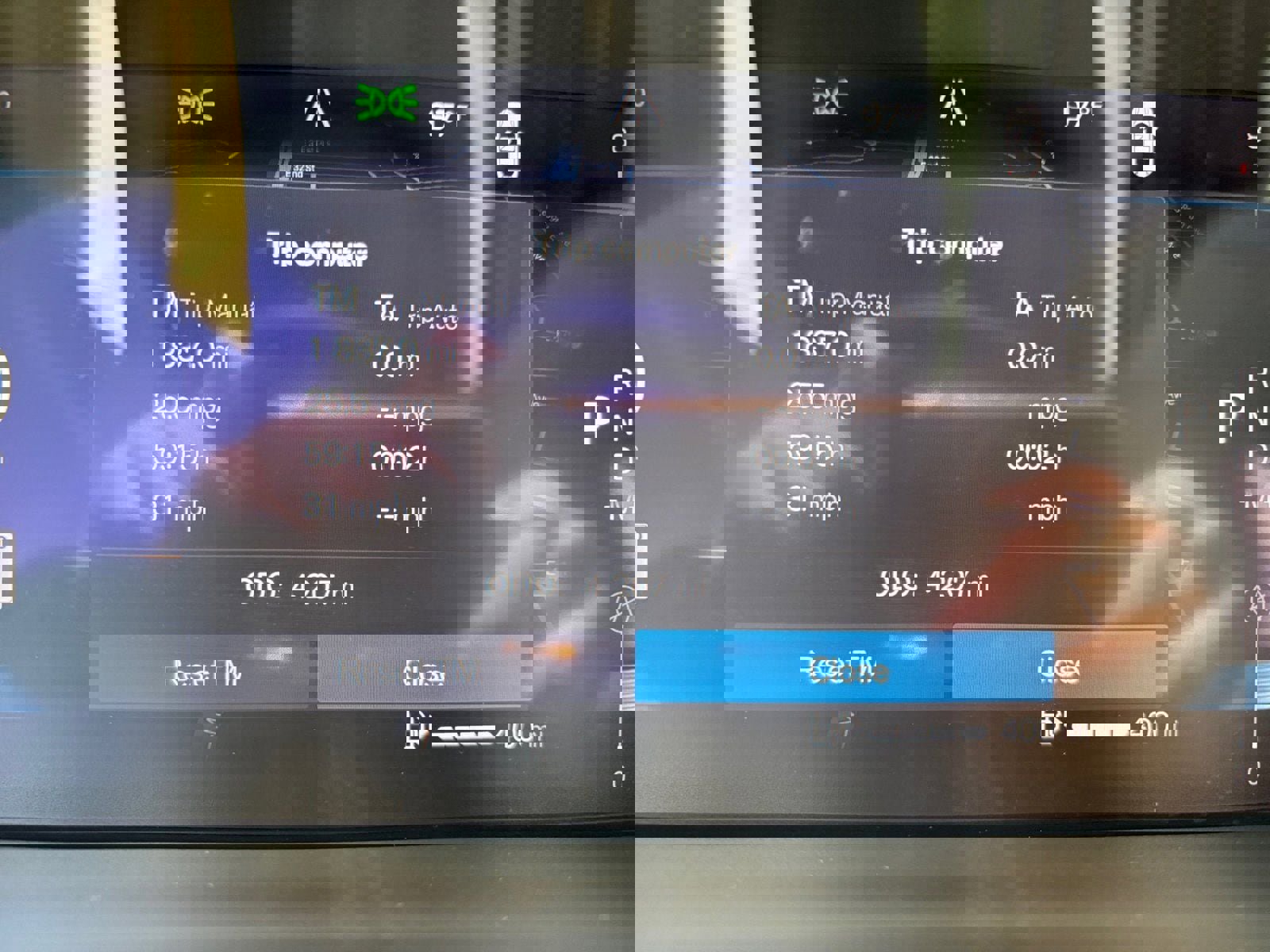 New 2025 Volvo XC40 B5 Plus w/ Protection Package Premier image 16