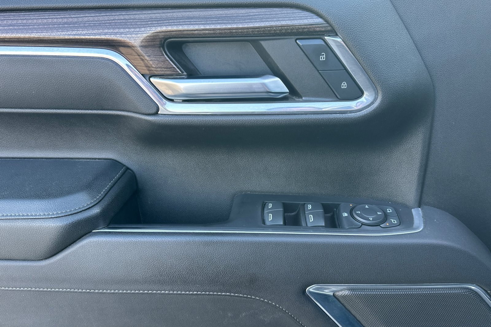 Used 2023 Chevrolet Silverado 1500 LT Trail Boss w/ Protection Package image 12