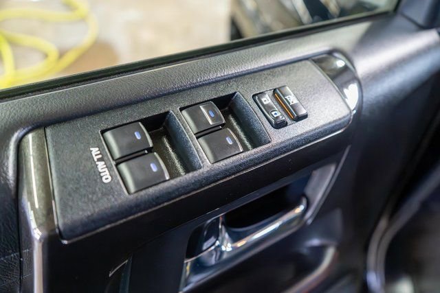 Used 2019 Toyota 4Runner TRD Off-Road Premium AWD/4WD image 19
