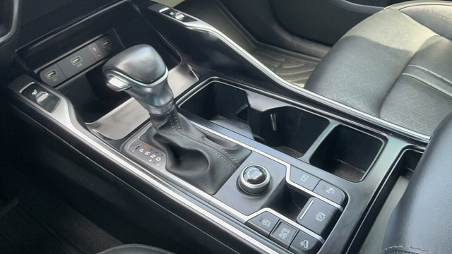 Used 2022 Kia Sorento EX w/ Panoramic Sunroof Package FWD image 18