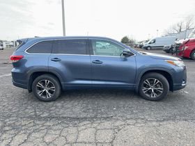 Used 2018 Toyota Highlander LE image 4