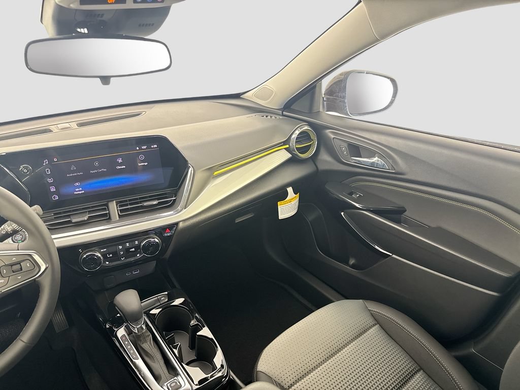 New 2026 Chevrolet Trax LT w/ Midnight Edition FWD image 23