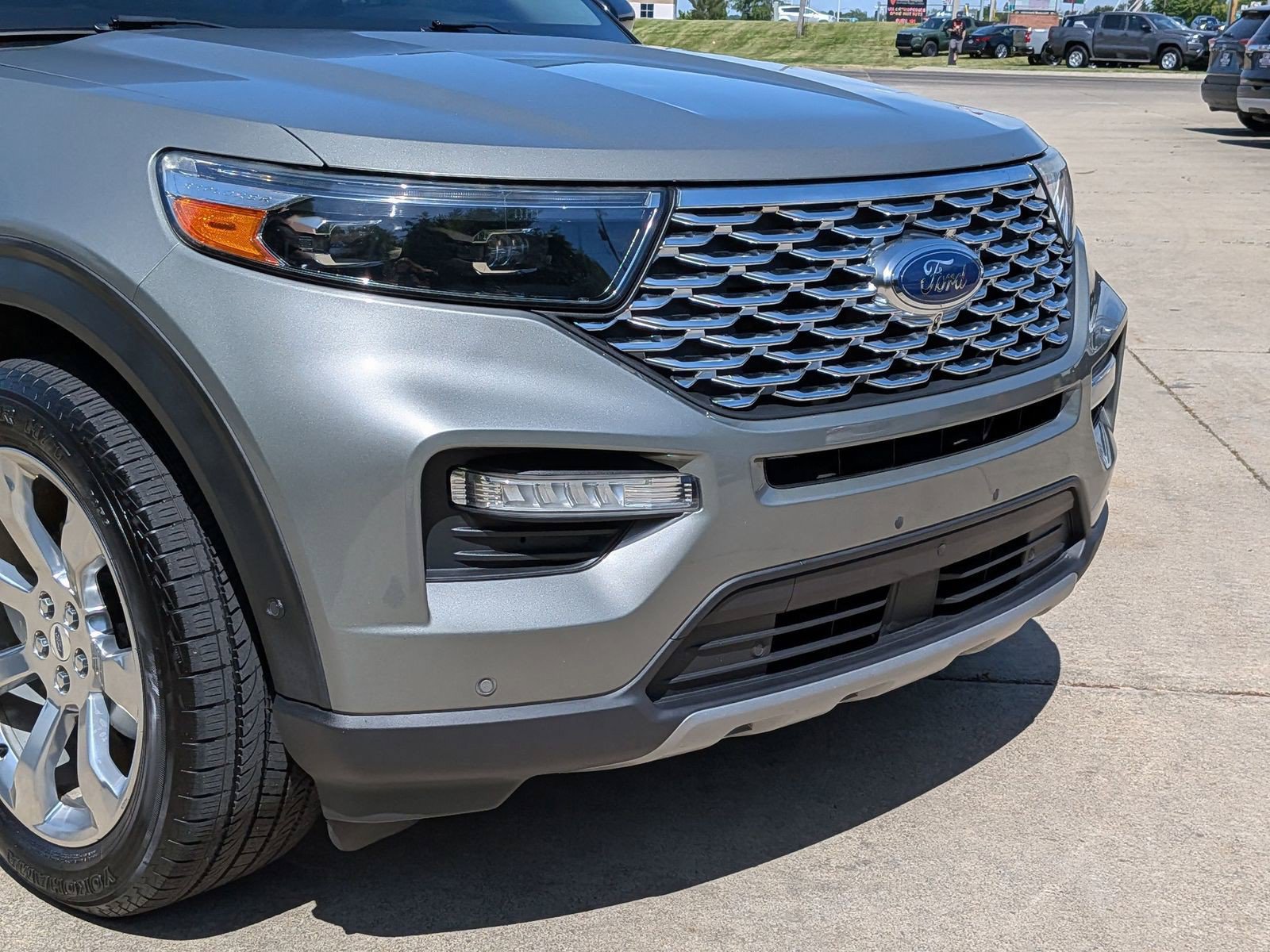 Used 2020 Ford Explorer Platinum w/ Premium Technology Package AWD/4WD image 42