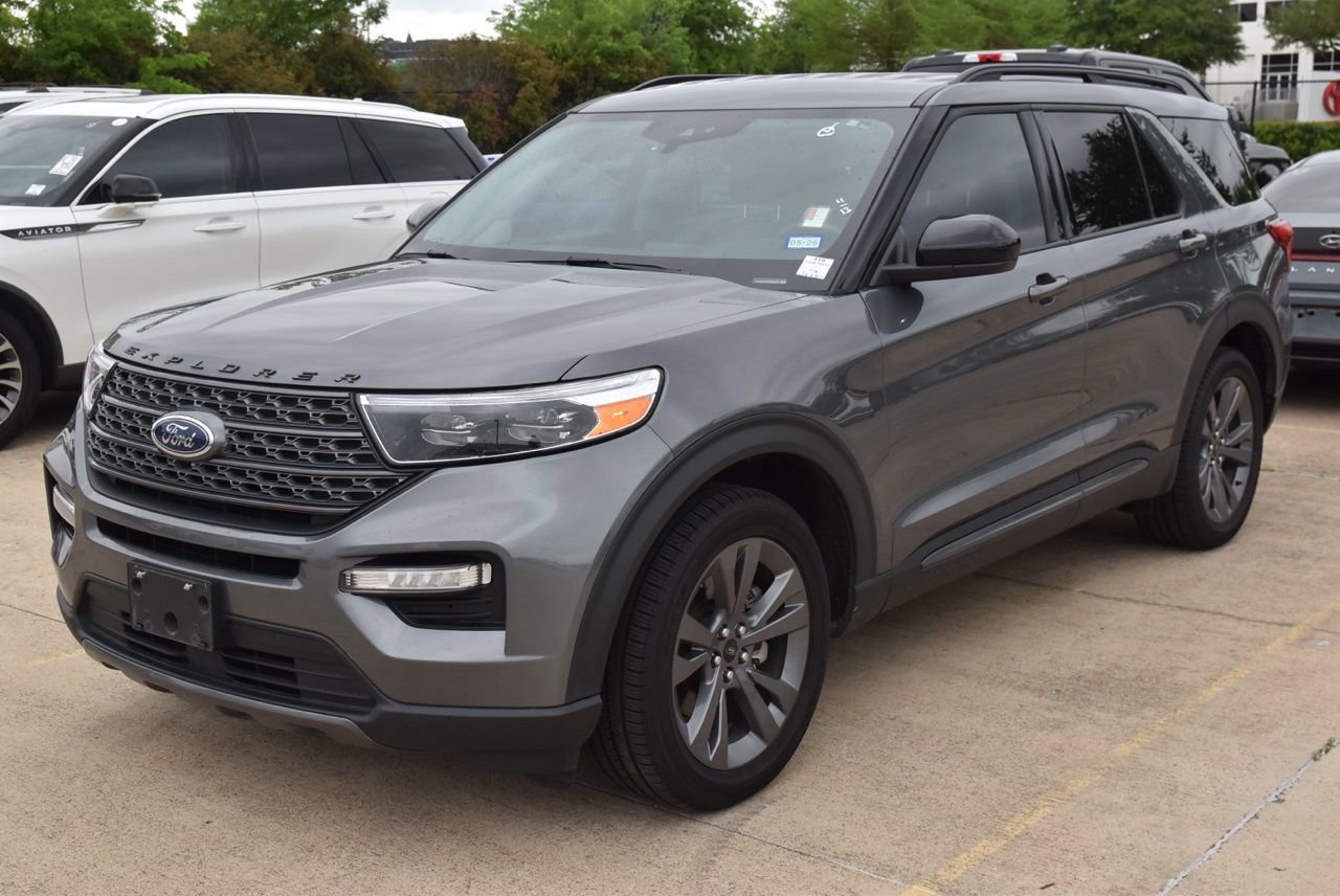 Used 2023 Ford Explorer XLT w/ Equipment Group 202A image 2