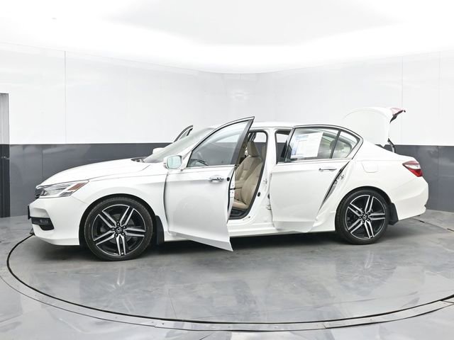 Used 2017 Honda Accord Touring image 50