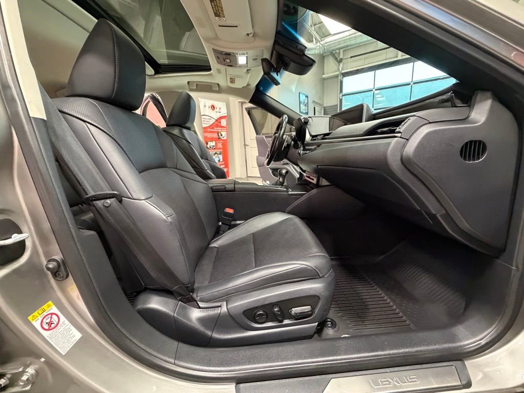 Used 2019 Lexus ES 300h w/ Premium Package image 42