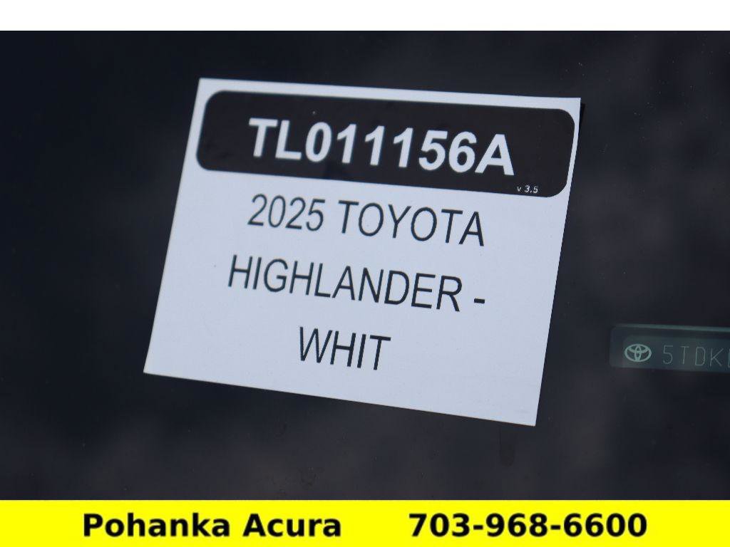 Used 2025 Toyota Highlander Platinum AWD/4WD image 43