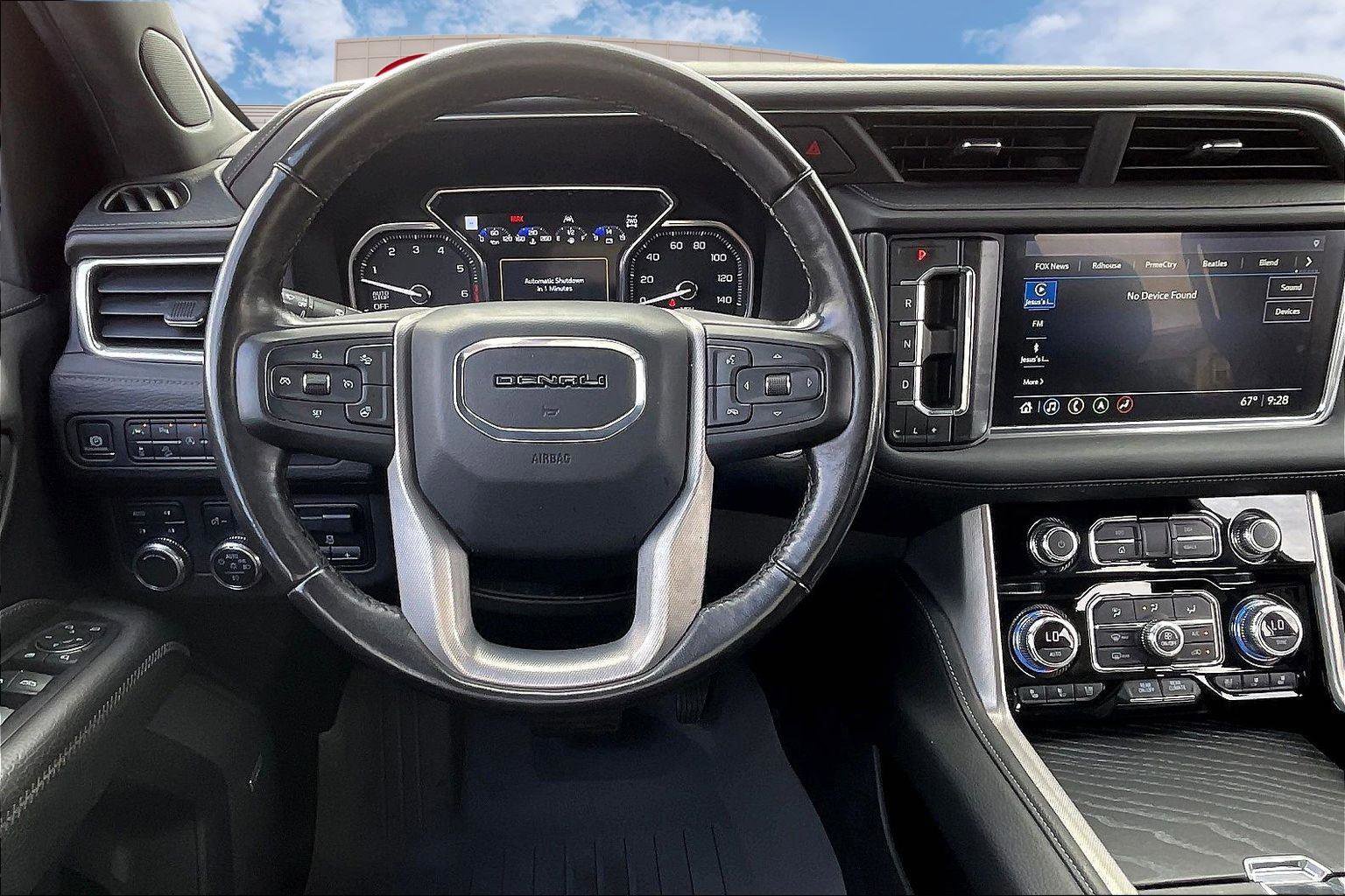 Used 2021 GMC Yukon Denali w/ Advanced Technology Package image 5
