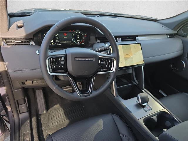 New 2025 Land Rover Discovery Sport Dynamic SE image 18