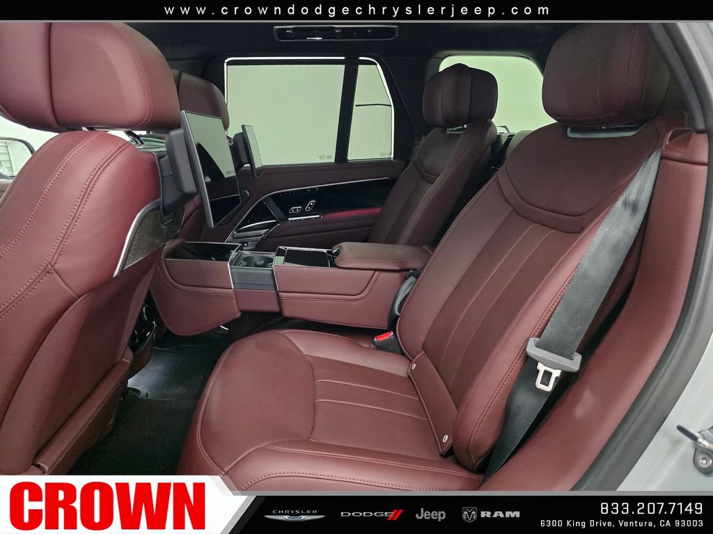 Used 2025 Land Rover Range Rover Autobiography AWD/4WD image 23