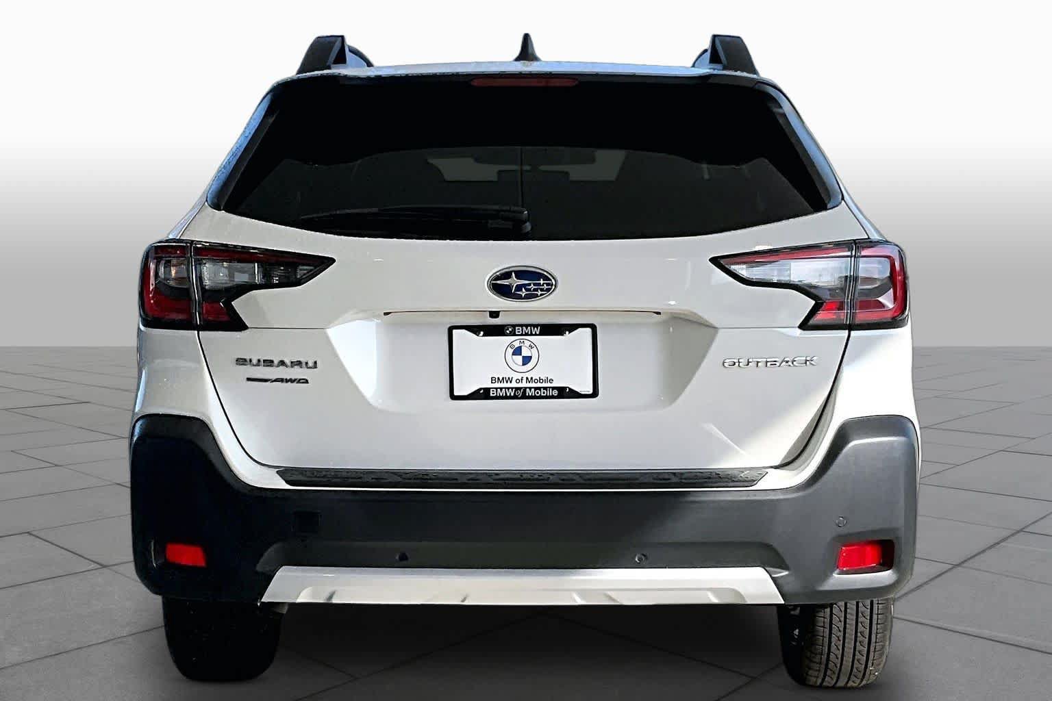 Used 2025 Subaru Outback Limited AWD/4WD image 4