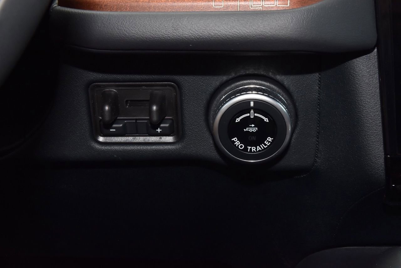 New 2026 Lincoln Navigator L Black Label AWD/4WD image 30