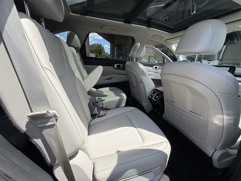 Used 2023 Kia Sorento SX FWD image 14