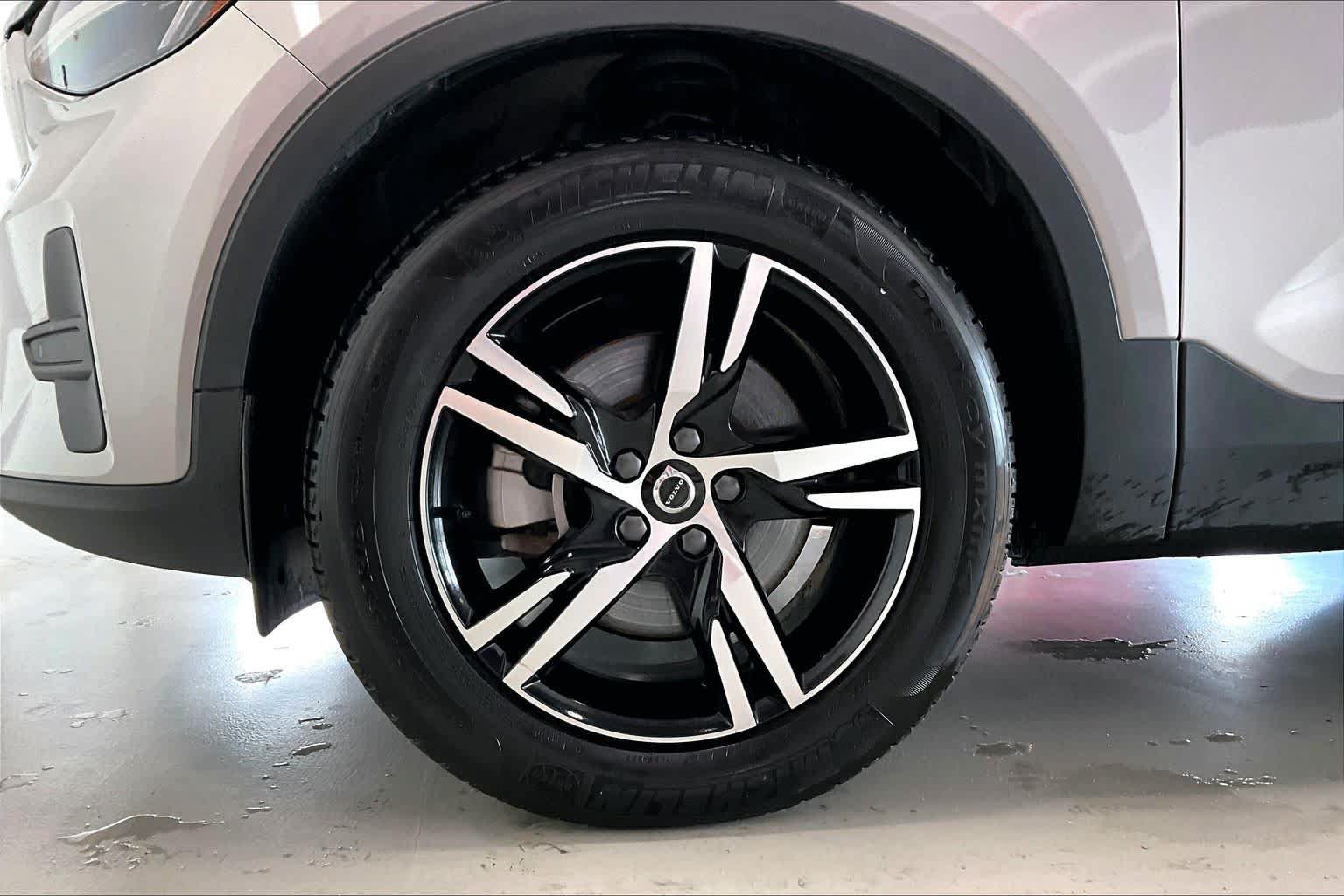 Used 2025 Volvo XC40 B5 Core AWD/4WD image 8
