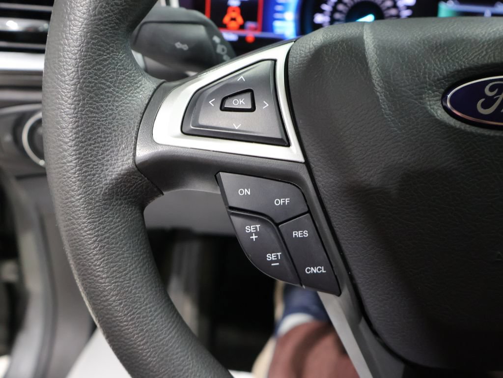 Used 2016 Ford Fusion SE FWD image 33