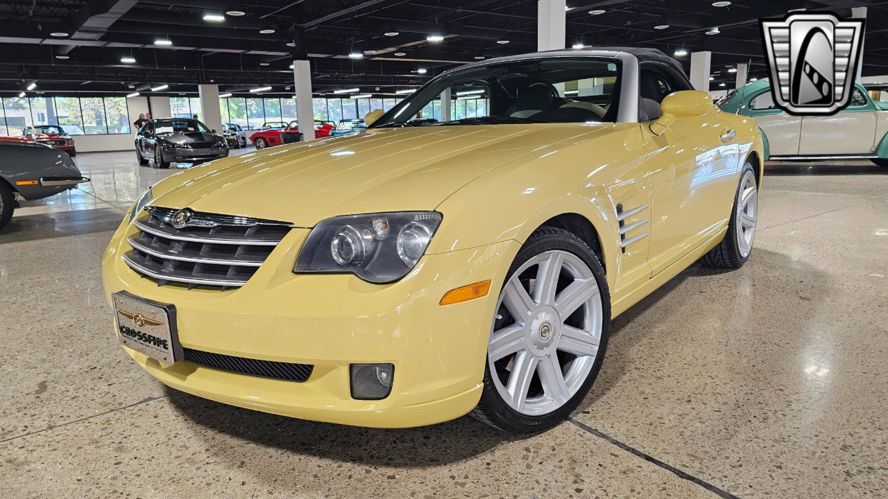 Used 2005 Chrysler Crossfire Limited image 2