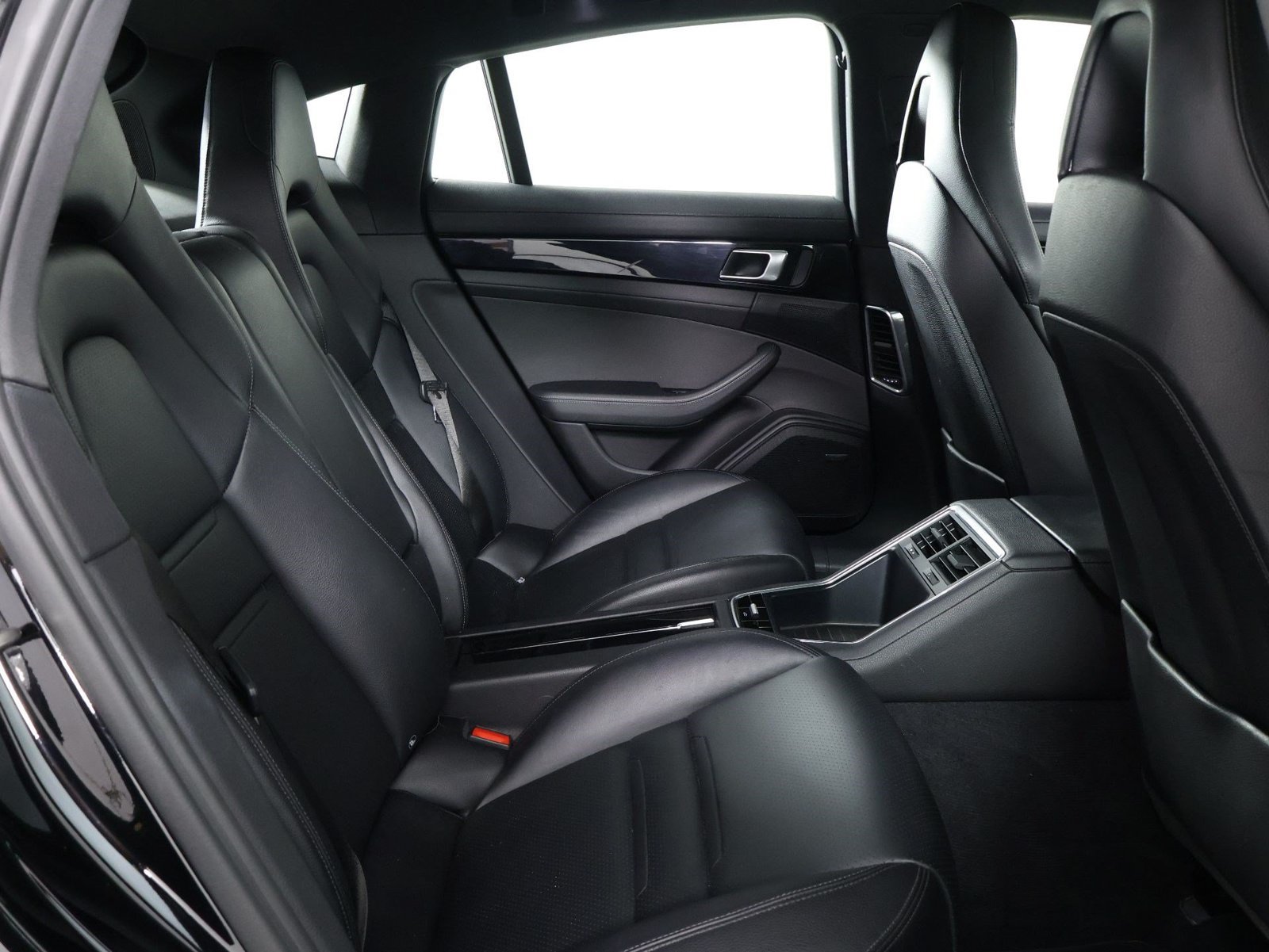 Certified 2023 Porsche Panamera RWD image 32