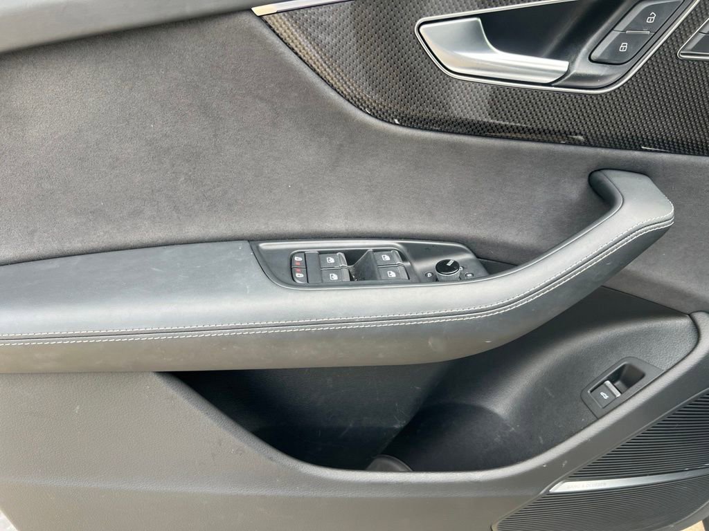 Used 2023 Audi SQ8 Prestige w/ Prestige Package AWD/4WD image 9