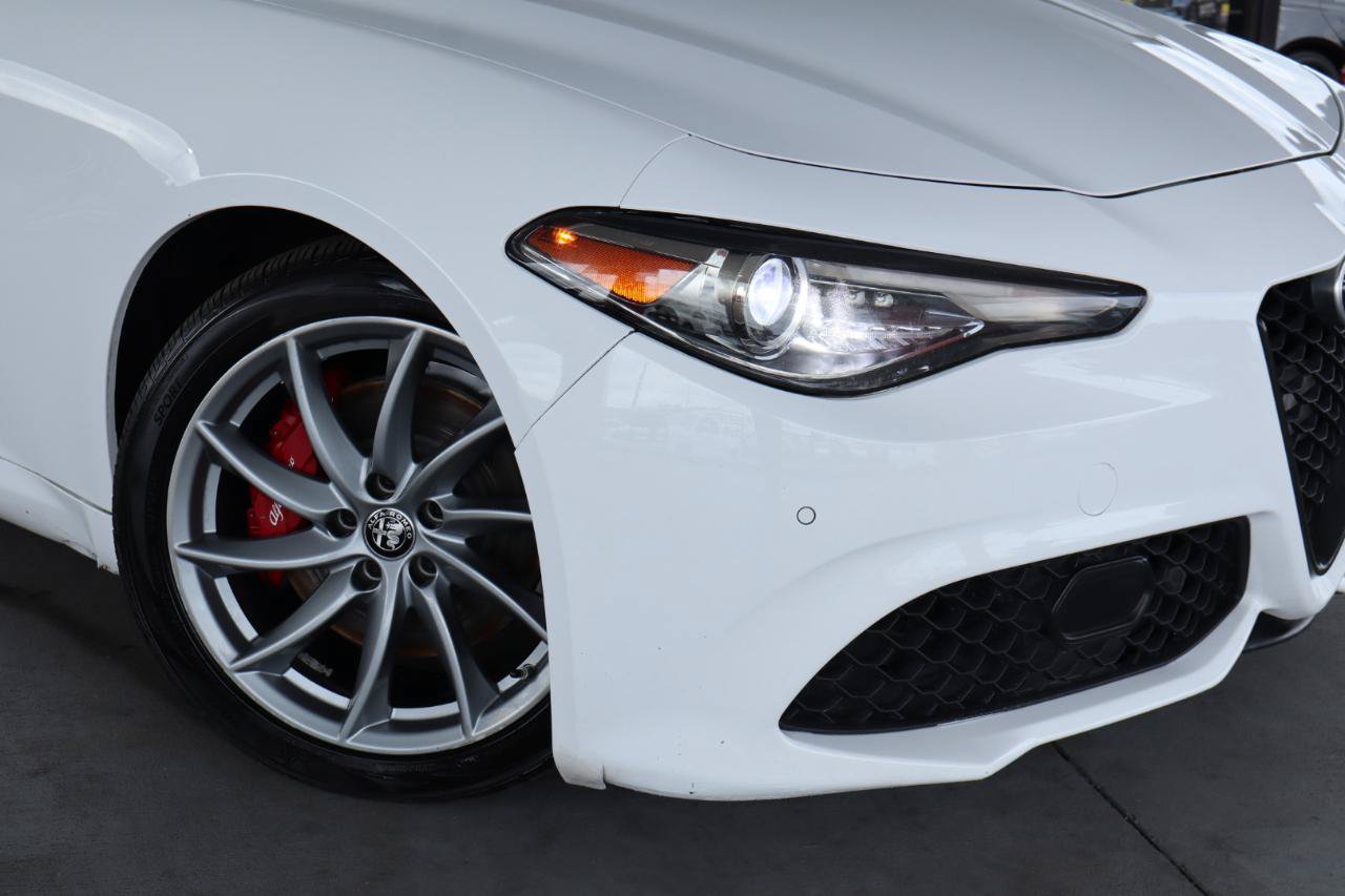 Used 2022 Alfa Romeo Giulia Sprint RWD image 4