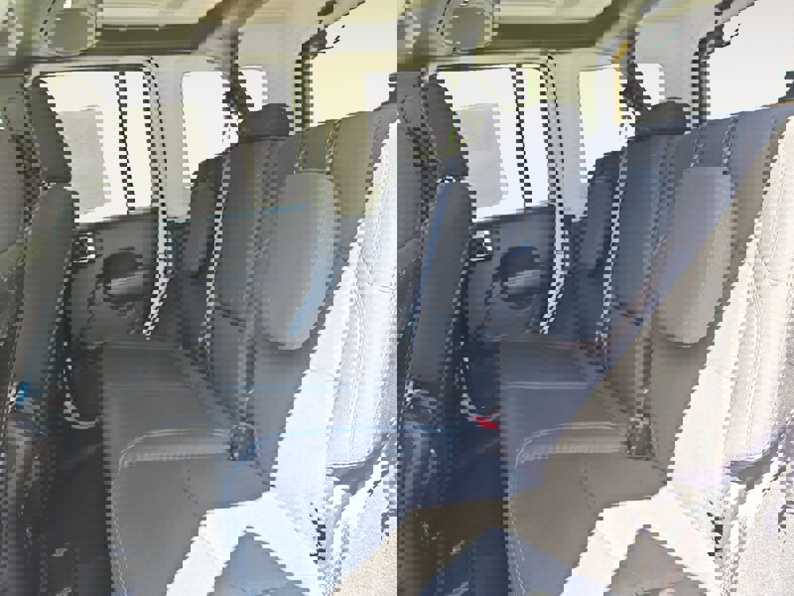 Used 2024 Jeep Wrangler Unlimited Rubicon 4xe image 13