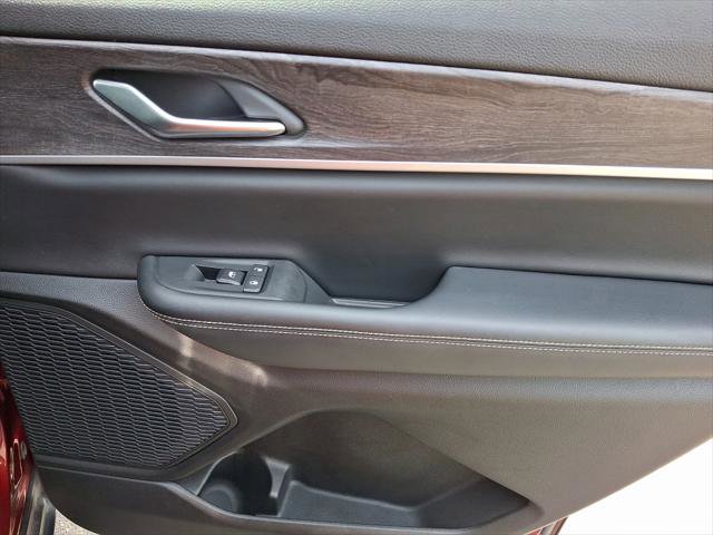 Certified 2023 Jeep Grand Cherokee L Limited AWD/4WD image 14