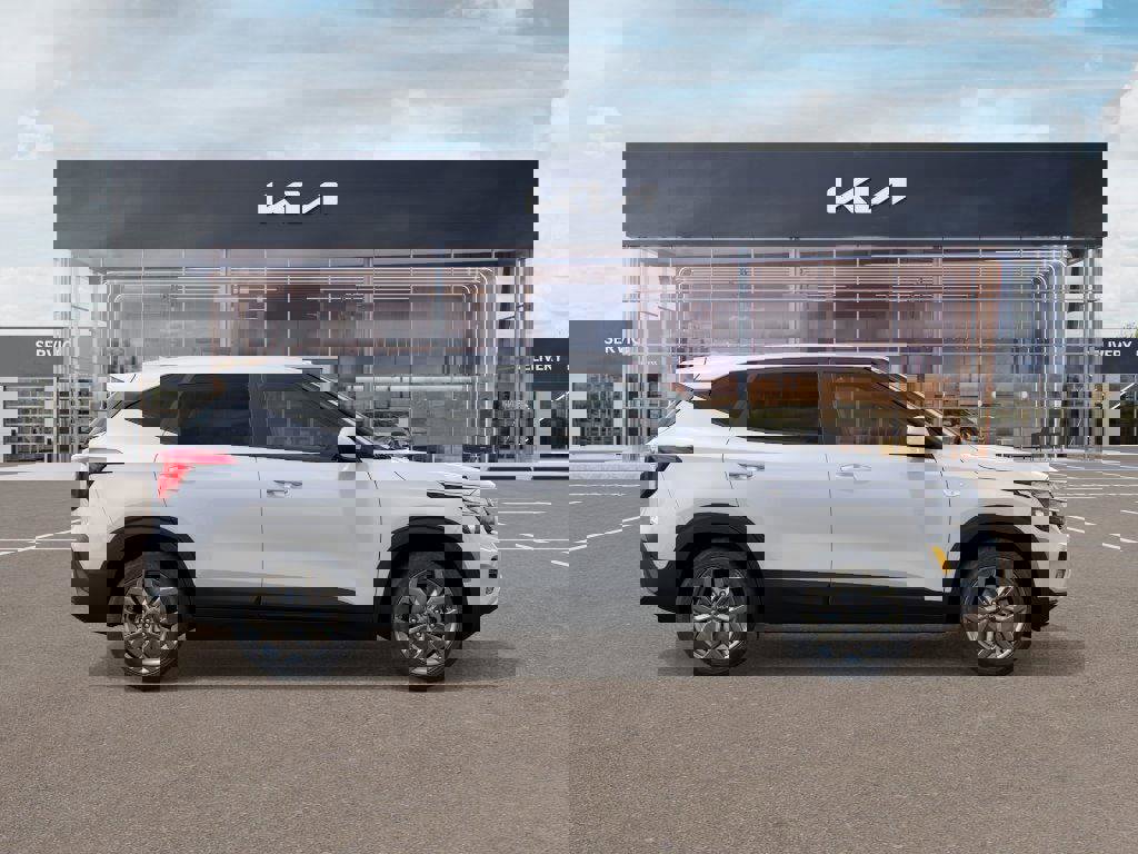 New 2026 Kia Seltos LX image 7