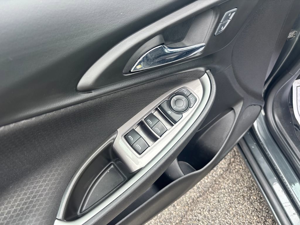 Used 2017 Chevrolet Malibu LS image 16