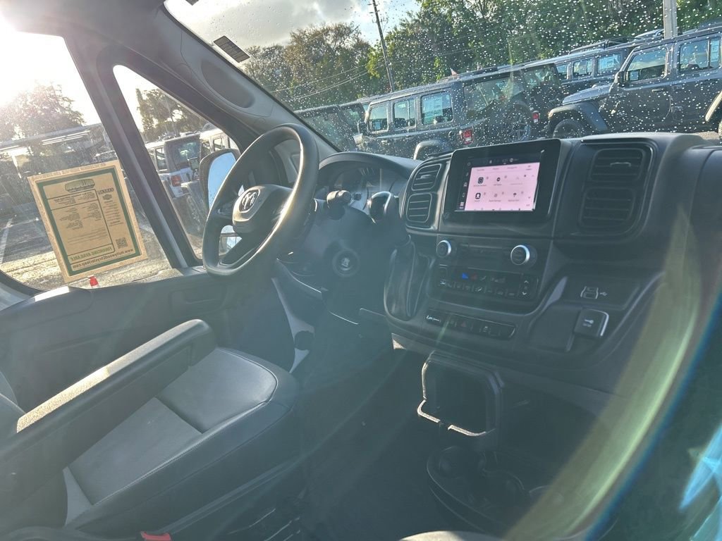 Used 2025 RAM ProMaster 2500 w/ Convenience Group image 23