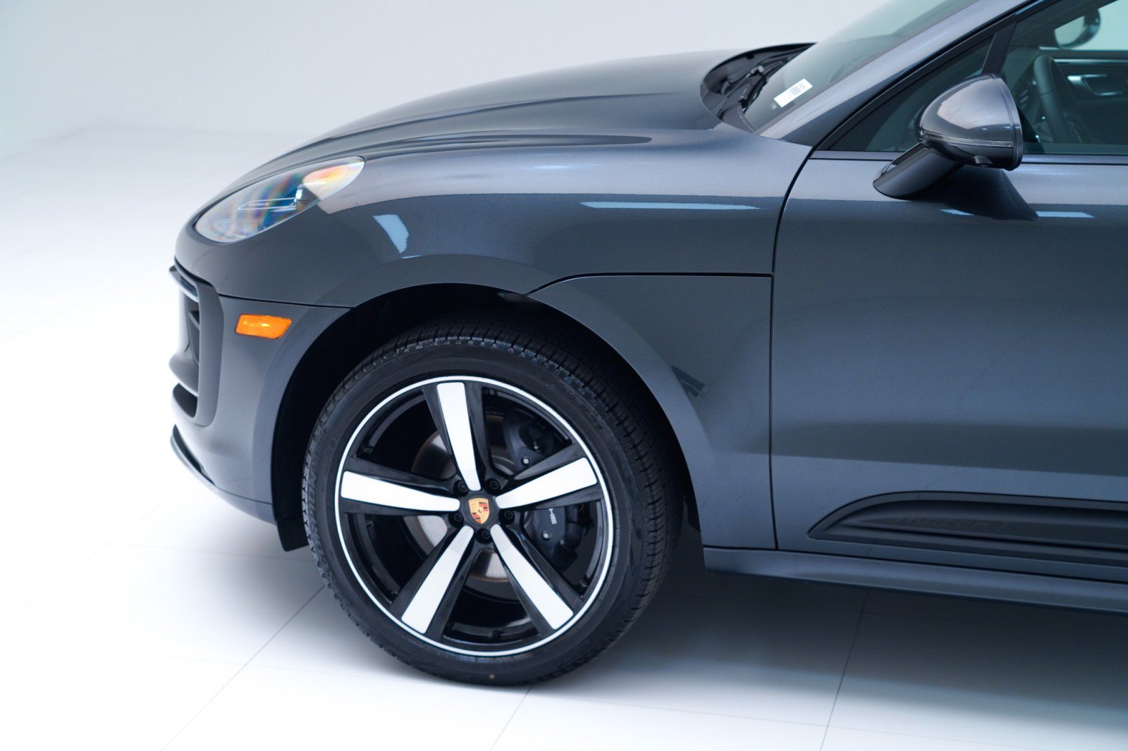 Certified 2026 Porsche Macan Turbo AWD/4WD image 11