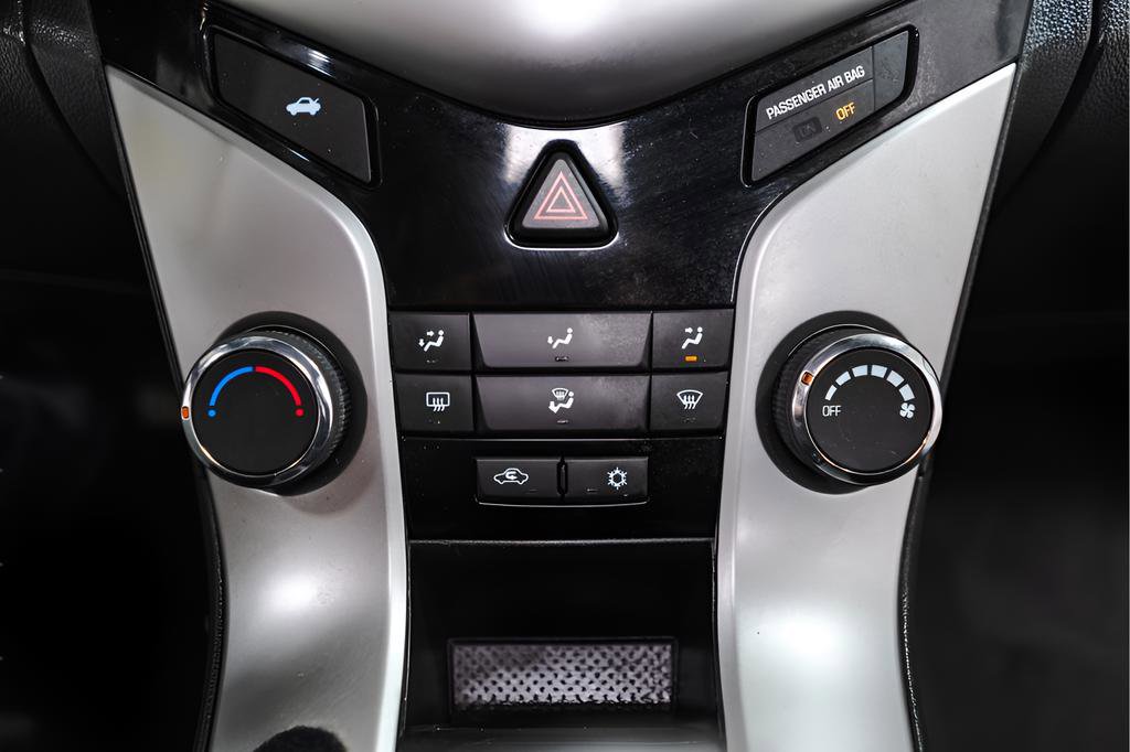 Used 2016 Chevrolet Cruze LT image 16