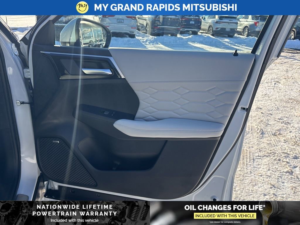 New 2026 Mitsubishi Outlander SEL image 15