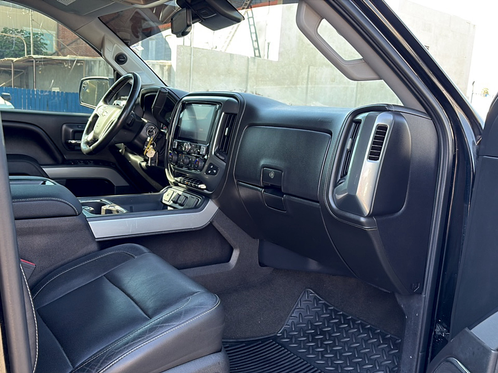 Used 2015 Chevrolet Silverado 1500 LTZ Z71 w/ Midnight Edition AWD/4WD image 17