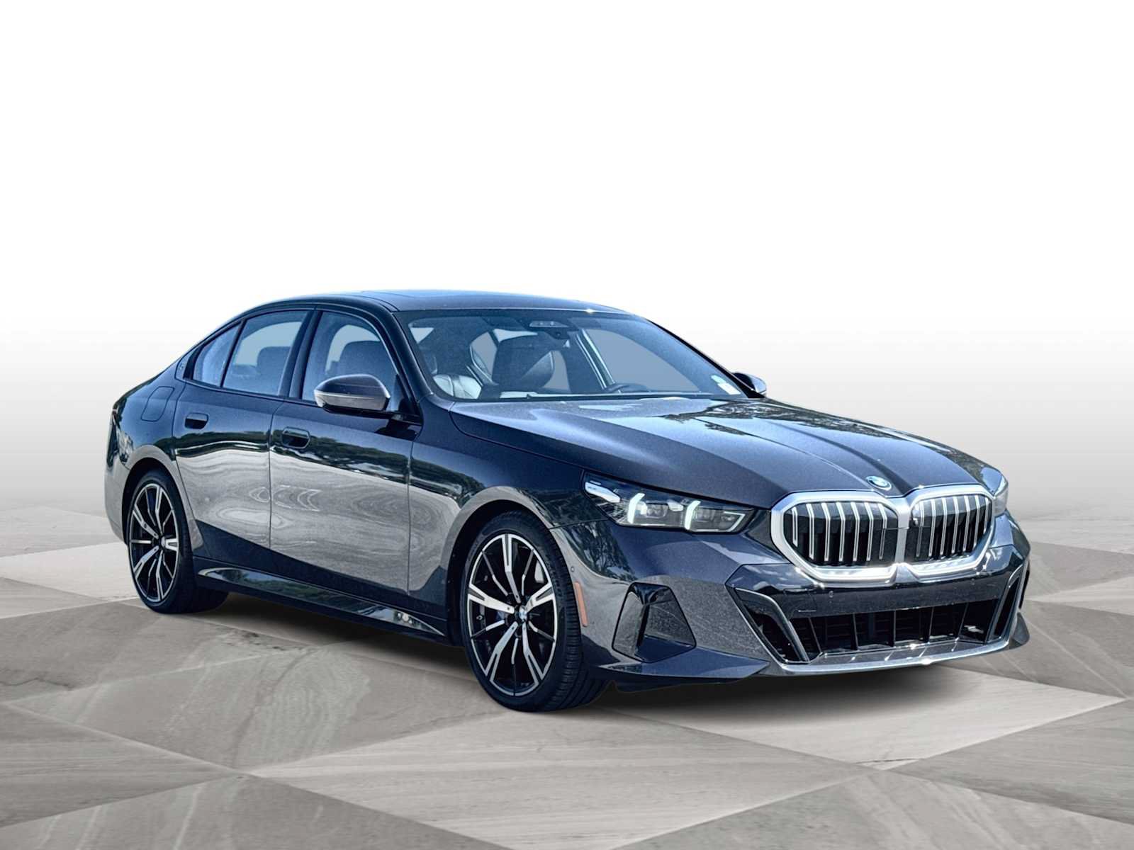 Used 2024 BMW 540i xDrive AWD/4WD image 2