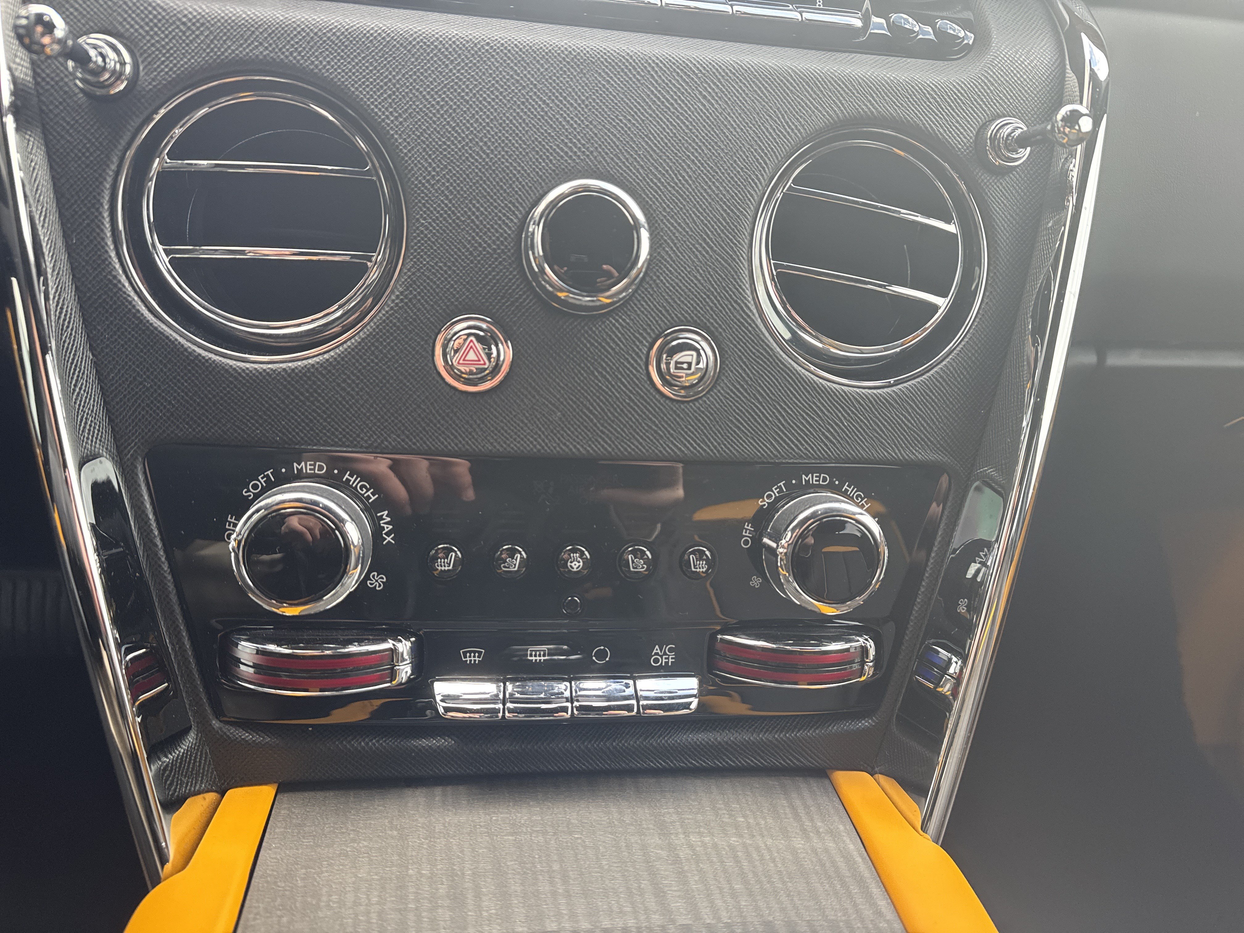 Certified 2024 Rolls-Royce Cullinan w/ Interior Detailing Package AWD/4WD image 17