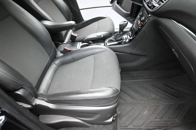 Used 2021 Buick Encore Preferred w/ Safety Package II AWD/4WD image 23
